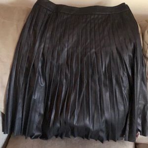 Leather pleated skirt